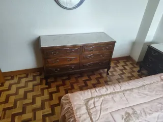 Dormitorio antiguo completo