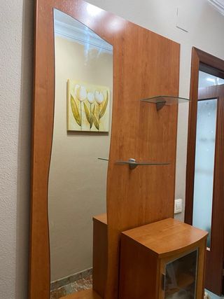 Mueble recibidor con espejo y cristal