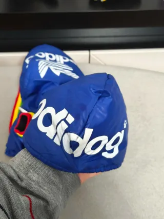 Roupa de cão azul com capuz