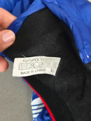 Roupa de cão azul com capuz