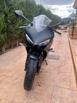 Honda CBR650R limitada A2 E-clutch