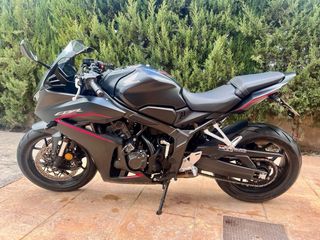 Honda CBR650R limitada A2 E-clutch