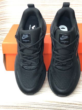 Nike Vomero 18 Talla 41