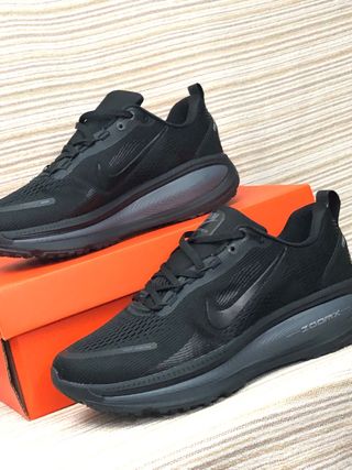 Nike Vomero 18 Talla 41