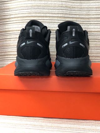 Nike Vomero 18 Talla 41