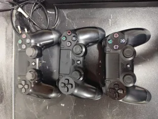 PS4 1TB + 3 Mandos Originales