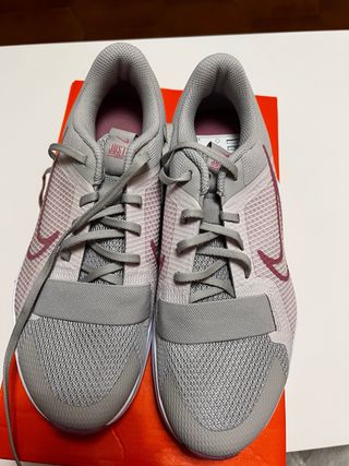 Zapatillas Nike Grises y Rosas Sin Uso