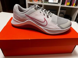 Zapatillas Nike Grises y Rosas Sin Uso