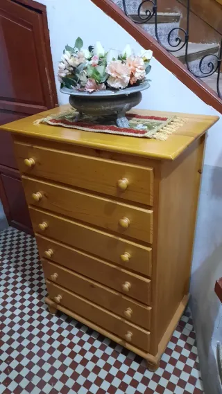 Cómoda de pino con 6 cajones