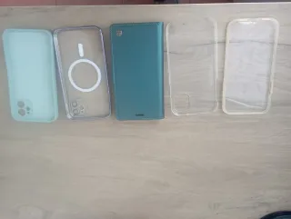 iPhone 11 con caja y cable