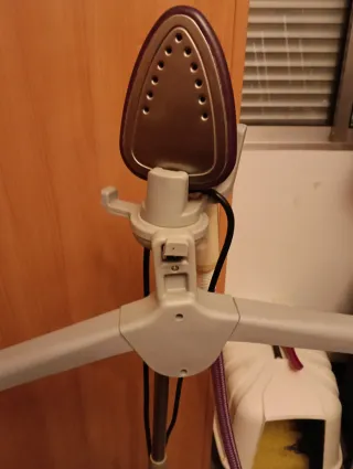 Centro de planchado vertical