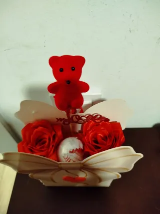 Caja regalo San Valentín oso y rosas