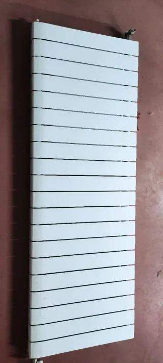 Radiador de agua blanco