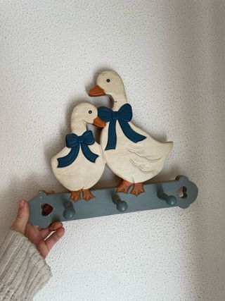 Colgador infantil patos con lazos