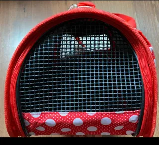 Transportín para mascotas rojo con lunares blancos
