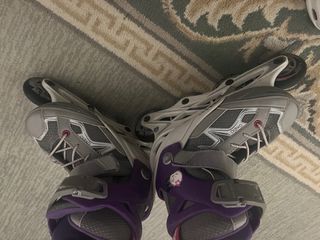 Patines en línea morados y grises. Talla 29 a 32.