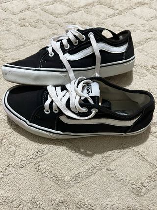 Zapatillas Vans Ward Low Negras y Blancas