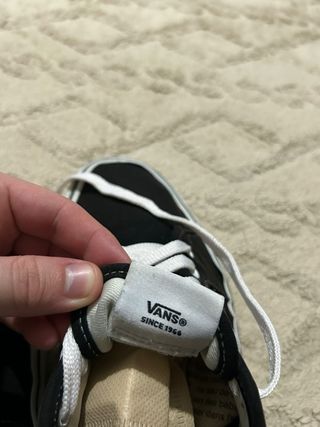 Zapatillas Vans Ward Low Negras y Blancas