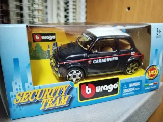 Coche Burago Fiat 500 Carabinieri 1:43