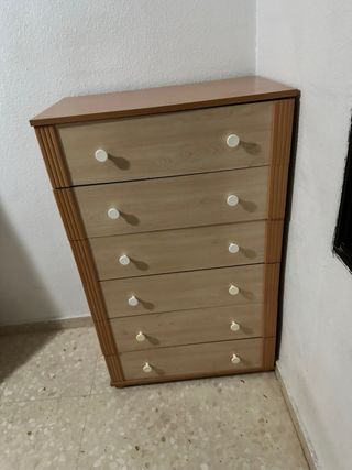 Cajonera de madera y plástico