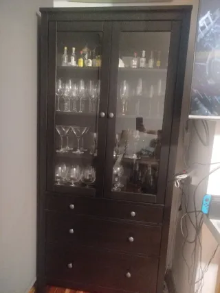 Vitrina IKEA Negra con Puertas de Cristal