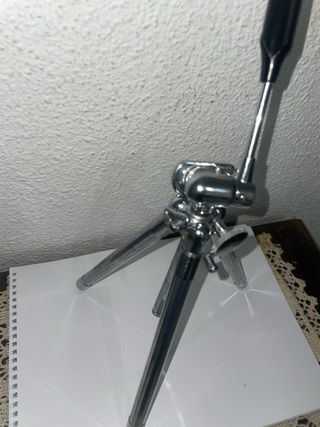 Trípode cromado para fotos