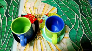 2 Xícaras de Cafézinhos, com Pires Cerâmica