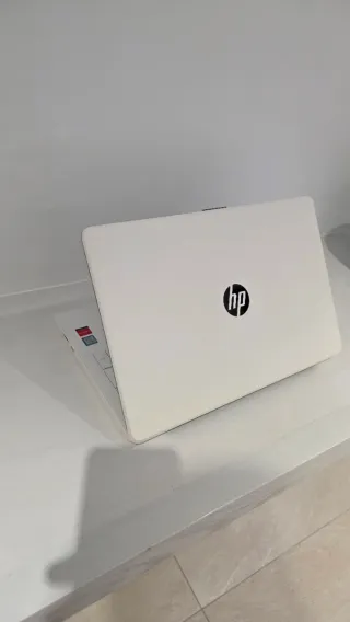 Portátil HP 2017 Core i5 Blanco