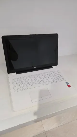 Portátil HP 2017 Core i5 Blanco