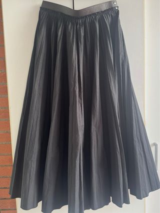 Falda Massimo Dutti negra talla 38