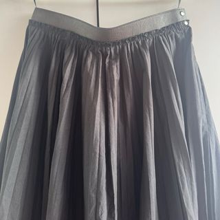 Falda Massimo Dutti negra talla 38