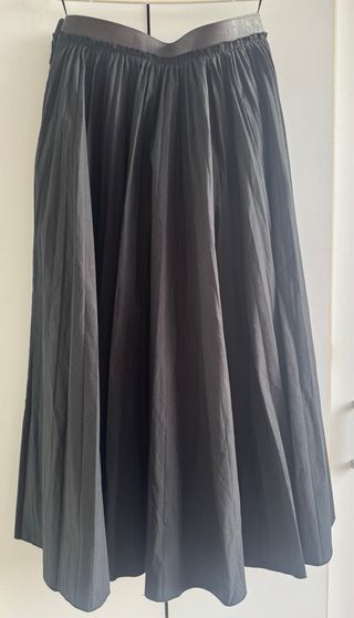 Falda Massimo Dutti negra talla 38