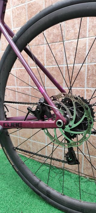 Bicicleta de carretera CUBE