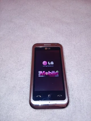 LG Arena KM900 Móvil + Cargador