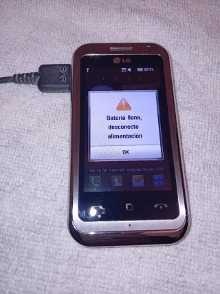 LG Arena KM900 Móvil + Cargador