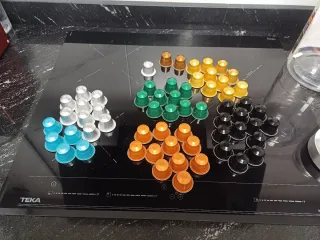 Cafetera Nespresso Delonghi Roja