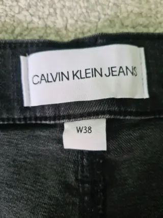 Pantalón corto Calvin Klein Jeans negro.Talla EU48