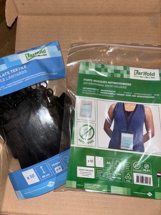 Fundas A6 con cinta para acreditaciones/mascarilla