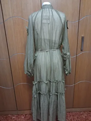 Vestido largo verde con flores