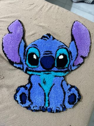 Alfombra Stitch hecha a mano