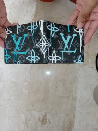 Portafoglio Louis Vuitton Nero e Turchese