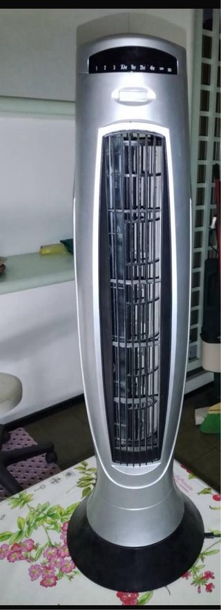 Ventilatore a torre argento