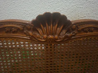 Cabecero estilo Luis XV madera y rejilla