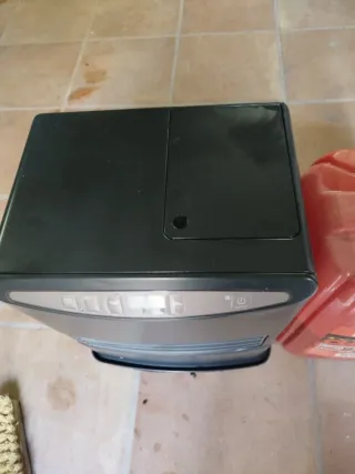 Estufa Toyotomi + 2 bidones combustible