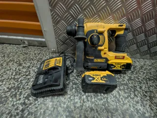 Taladro percutor DeWalt 18V con baterías y cargado