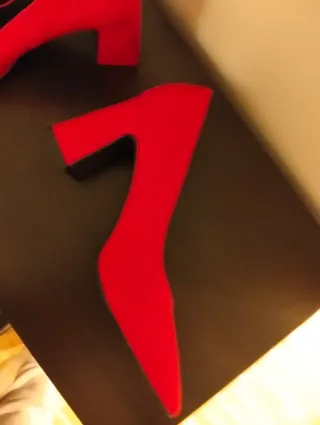 Zapatos de tacón rojos talla 41