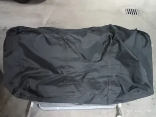 Cuna de bebé con dosel y ruedas