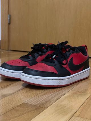 Zapatillas Nike Court Vision Low Rojas y Negras