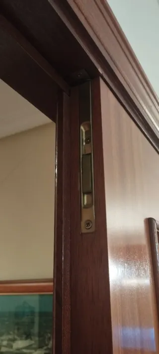 Conjunto de puertas de madera interior