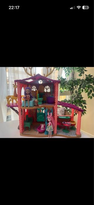 Casa Enchantimals con 3 muñecas y 2 mascotas